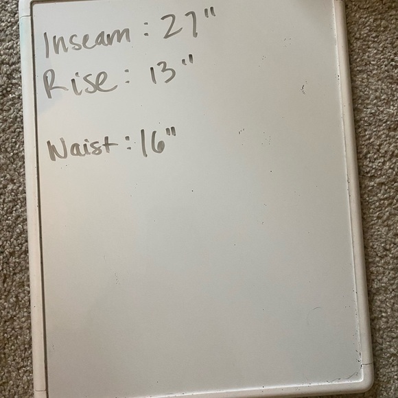 American Eagle Outfitters Curvy Mom Jeans in Light Blue - Picture 6 of 6